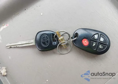 2010 Toyota Sienna Le z USA, uszkodzony, nr VIN 5TDKK4CC9AS319573